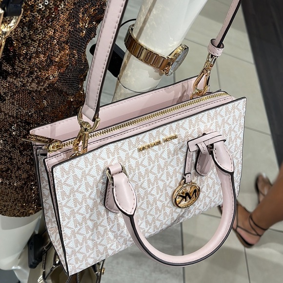 MICHAEL KORS
Sheila Small Faux Saffiano Leather Satchel
Optic White/Rose Gold - Picture 3 of 16